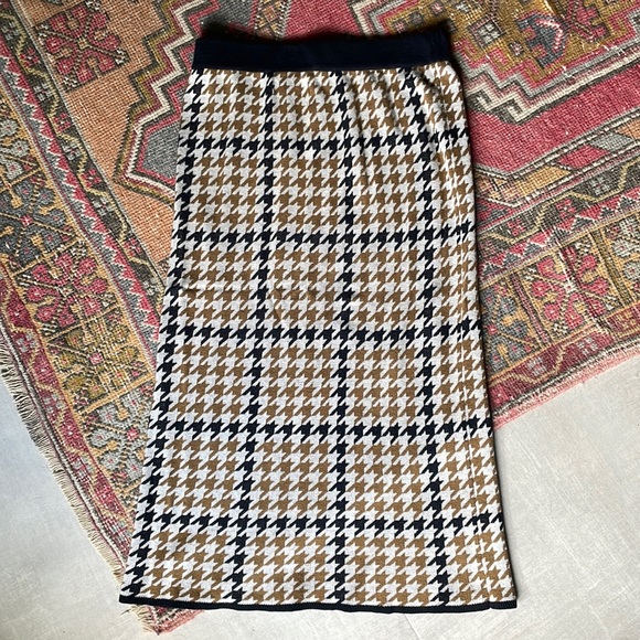 Who What Wear Dresses & Skirts - Houndstooth pencil skirt